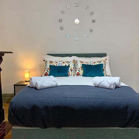 Stamer House By Yourstays, Stylish Quirky House, With 4 Double Bedrooms, Book Now! Stoke-on-Trent Ngoại thất bức ảnh